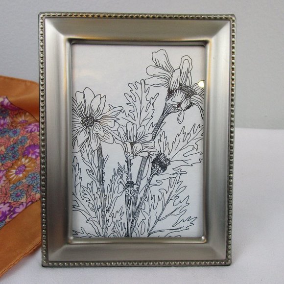 Connoisseur Other - 🌸HP🌸 3.5x5 Brushed Silver Tone Metal Photo Frame